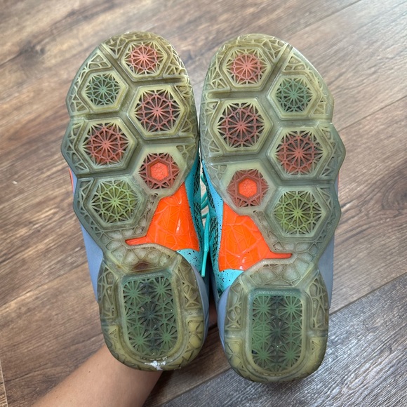 7Y Nike Lebron 12 - Picture 7 of 8